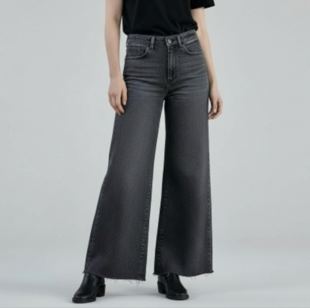JOE'S Jeans Gray Wide Leg Denim Womens Size 26 Flared High Rise Raw Hem Ankle